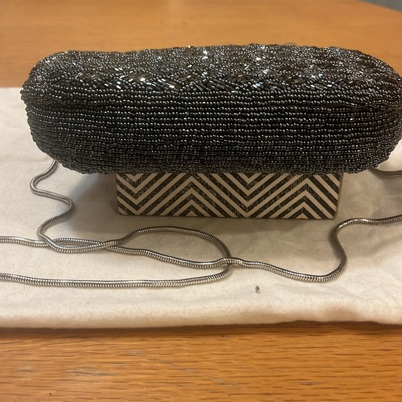 Beaded evening bag with removable chain, pristine condition gun metal gray 90’s - Picture 3 of 5